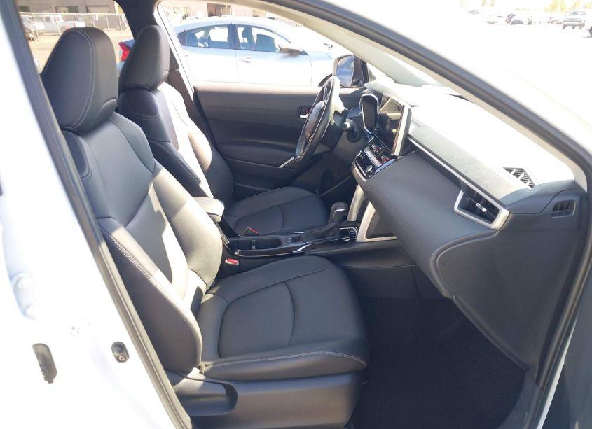 Photo 5 of 2023 Toyota Corolla CROSS XLE (VIN 7MUDAAAG3PV066281)