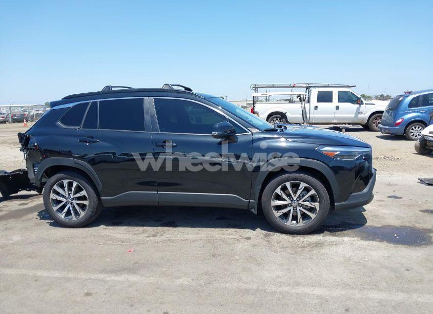 Photo 14 of 2023 Toyota Corolla CROSS XLE (VIN 7MUDAAAG3PV069634)