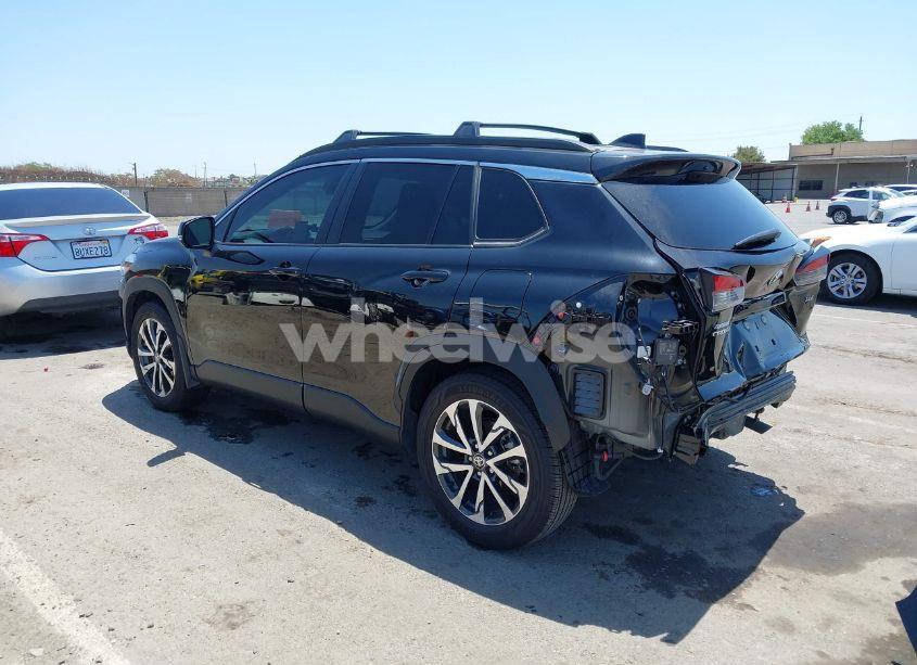 Photo 3 of 2023 Toyota Corolla CROSS XLE (VIN 7MUDAAAG3PV069634)