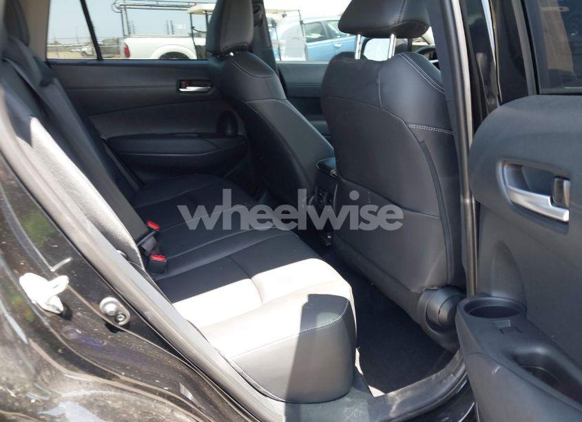 Photo 8 of 2023 Toyota Corolla CROSS XLE (VIN 7MUDAAAG3PV069634)