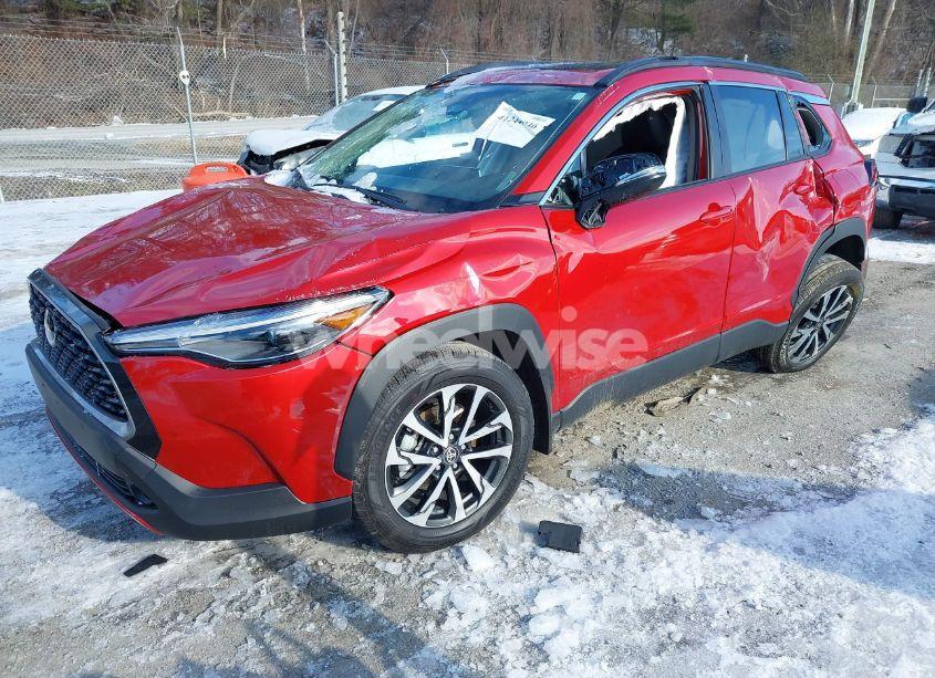 Photo 2 of 2024 Toyota Corolla CROSS XLE (VIN 7MUDAAAG3RV082354)