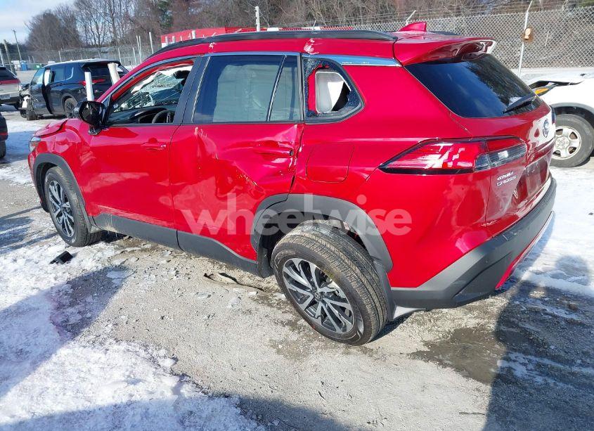 Photo 3 of 2024 Toyota Corolla CROSS XLE (VIN 7MUDAAAG3RV082354)