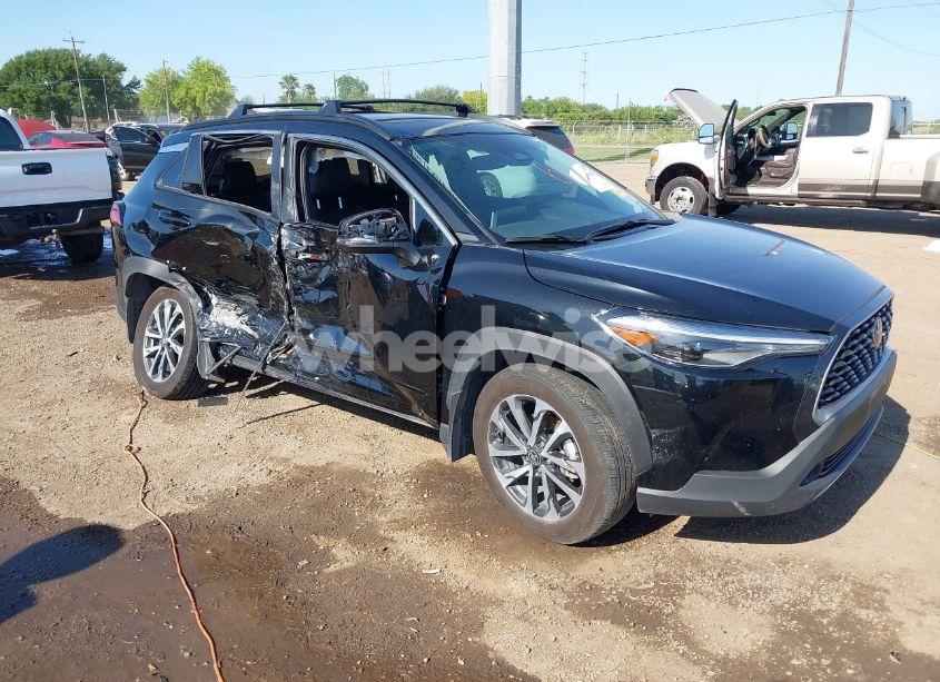 2024 Toyota Corolla CROSS XLE (VIN 7MUDAAAG3RV083617) main photo