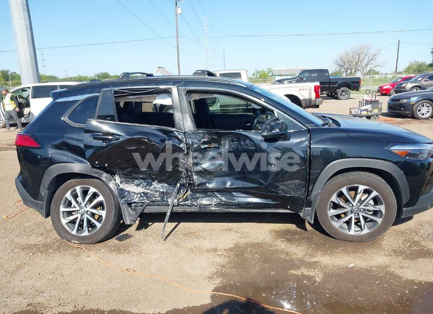 Photo 13 of 2024 Toyota Corolla CROSS XLE (VIN 7MUDAAAG3RV083617)