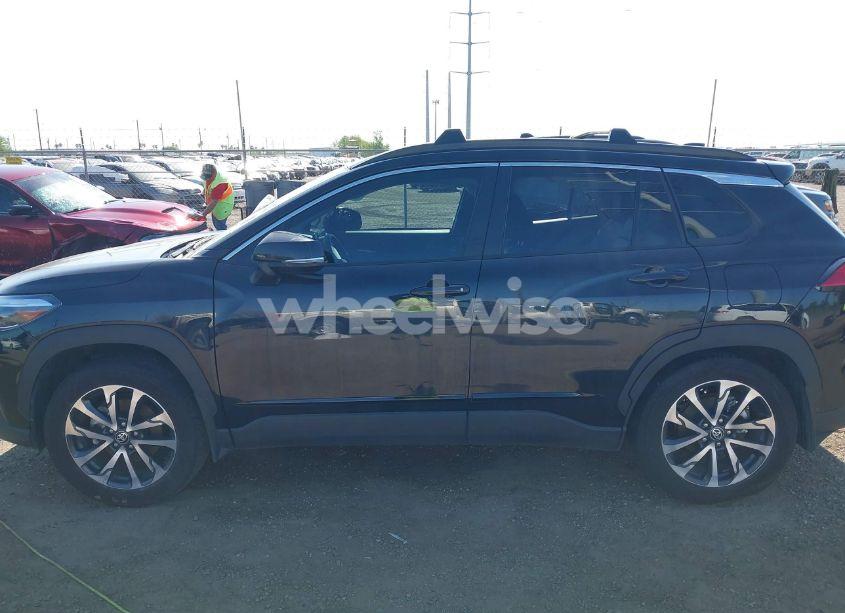 Photo 14 of 2024 Toyota Corolla CROSS XLE (VIN 7MUDAAAG3RV083617)