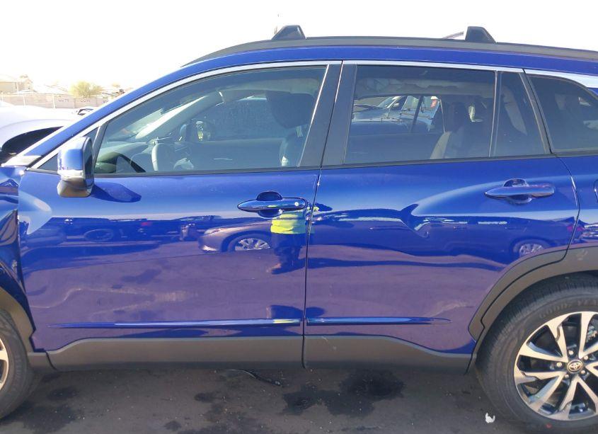 Photo 13 of 2024 Toyota Corolla CROSS XLE (VIN 7MUDAAAG3RV106099)