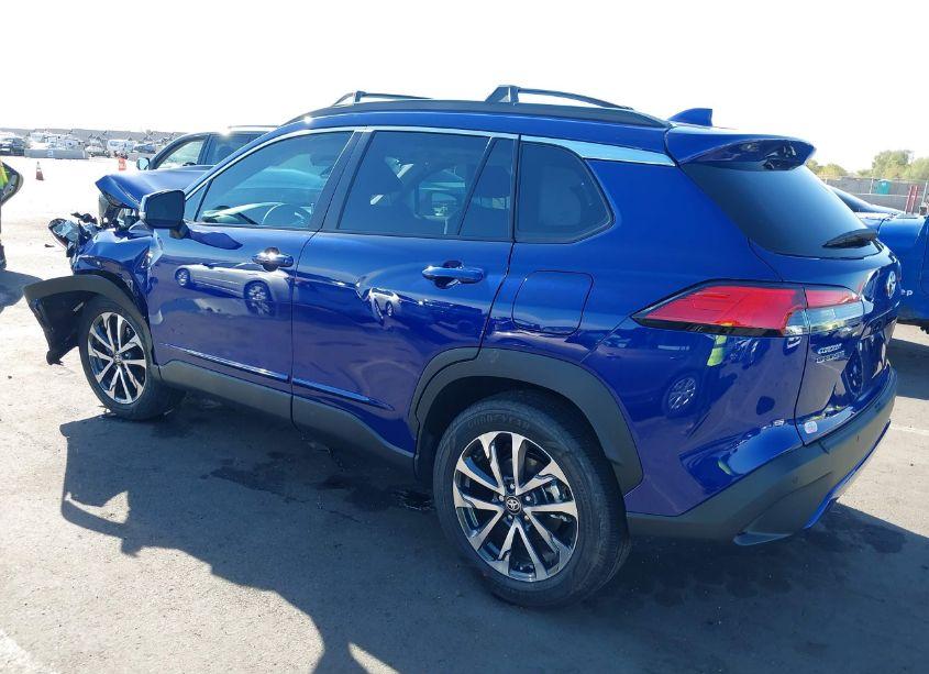 Photo 3 of 2024 Toyota Corolla CROSS XLE (VIN 7MUDAAAG3RV106099)