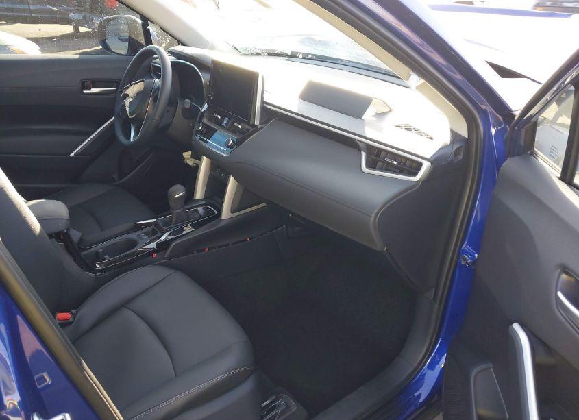 Photo 4 of 2024 Toyota Corolla CROSS XLE (VIN 7MUDAAAG3RV106099)