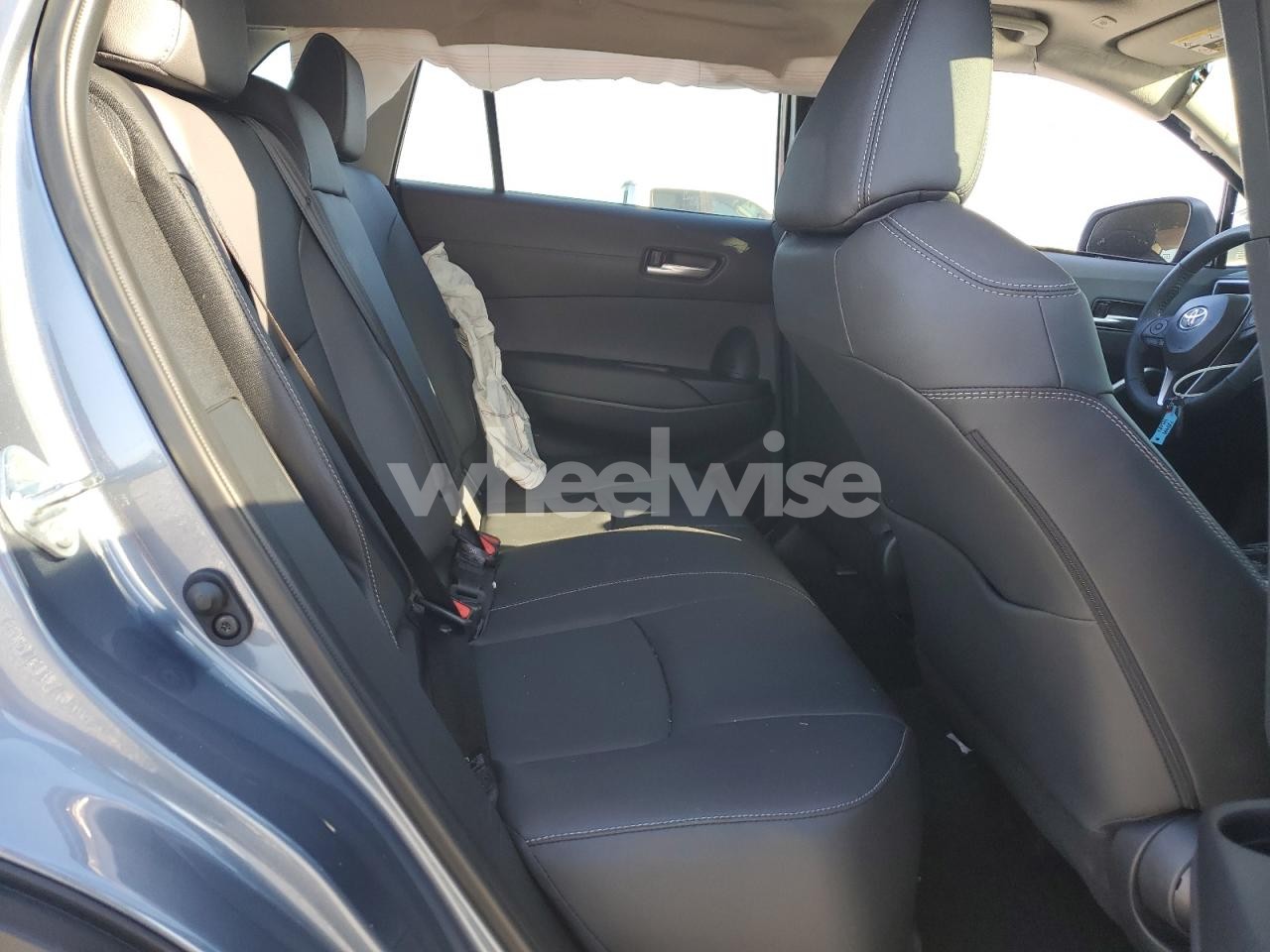 Photo 10 of 2025 TOYOTA COROLLA CROSS XLE (VIN 7MUDAAAG3SV145801)