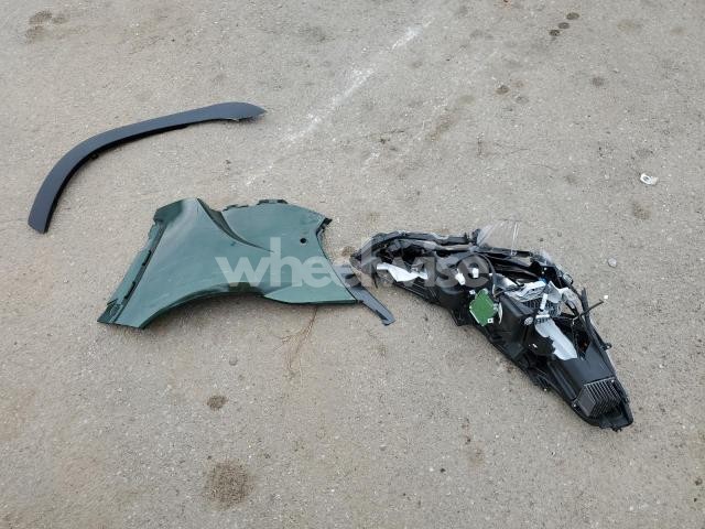 2022 TOYOTA COROLLA CROSS XLE (VIN 7MUDAAAG4NV010198) main photo