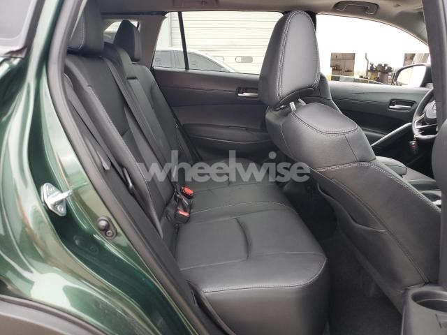 Photo 3 of 2022 TOYOTA COROLLA CROSS XLE (VIN 7MUDAAAG4NV010198)