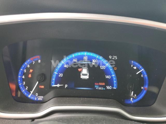 Photo 4 of 2022 TOYOTA COROLLA CROSS XLE (VIN 7MUDAAAG4NV010198)