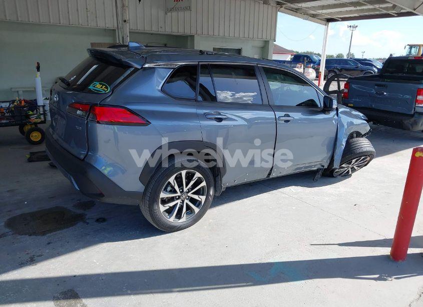 Photo 4 of 2023 Toyota Corolla CROSS XLE (VIN 7MUDAAAG4PV043088)