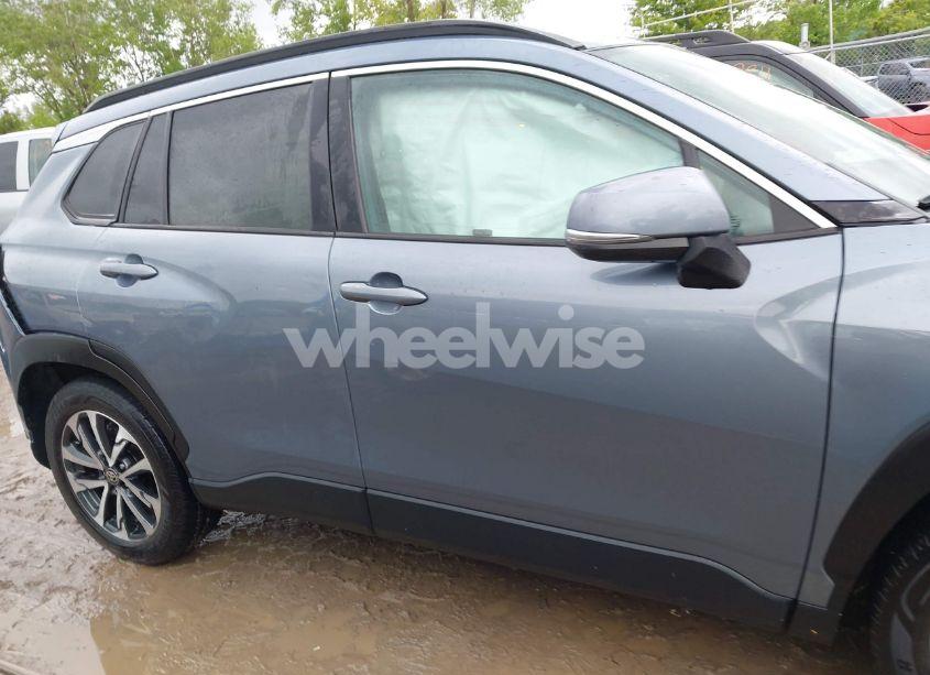 Photo 13 of 2023 Toyota Corolla CROSS XLE (VIN 7MUDAAAG4PV062515)