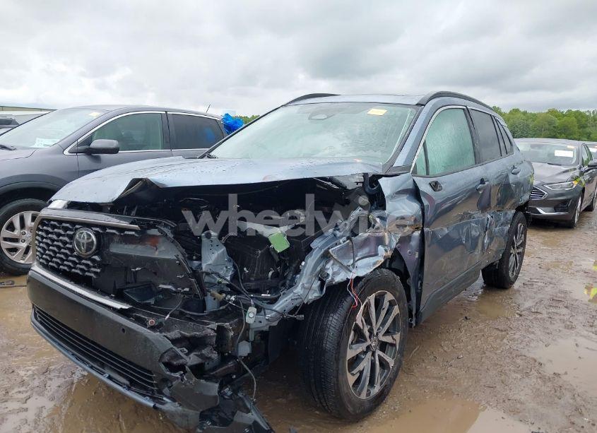 Photo 2 of 2023 Toyota Corolla CROSS XLE (VIN 7MUDAAAG4PV062515)