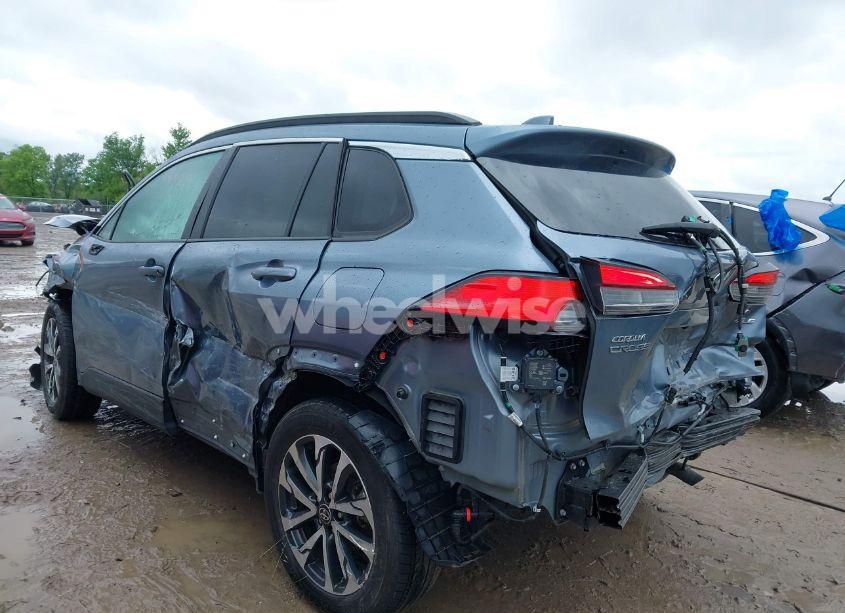 Photo 3 of 2023 Toyota Corolla CROSS XLE (VIN 7MUDAAAG4PV062515)