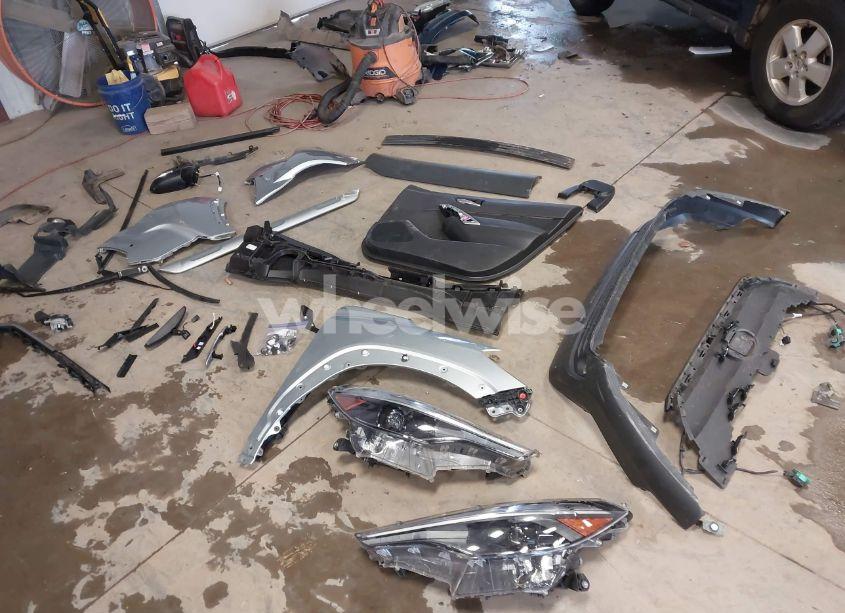 Photo 12 of 2023 Toyota Corolla CROSS XLE (VIN 7MUDAAAG6PV068252)