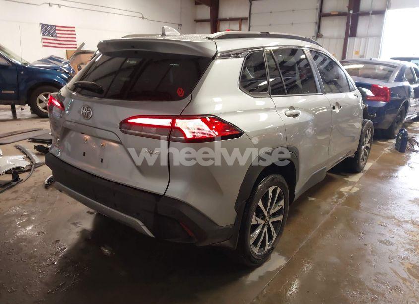 Photo 4 of 2023 Toyota Corolla CROSS XLE (VIN 7MUDAAAG6PV068252)