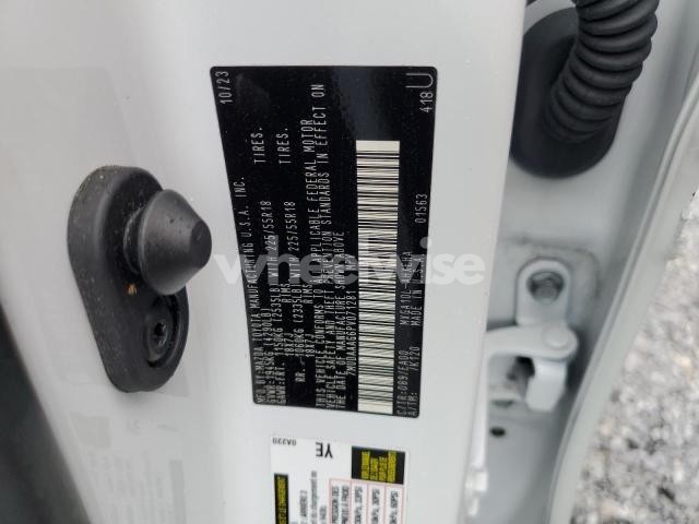 Photo 2 of 2023 TOYOTA COROLLA CROSS XLE (VIN 7MUDAAAG6PV071281)