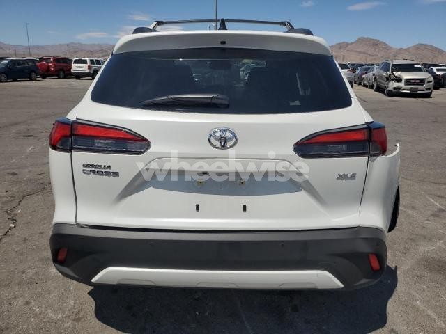 Photo 6 of 2025 TOYOTA COROLLA CROSS XLE (VIN 7MUDAAAG6SV144495)