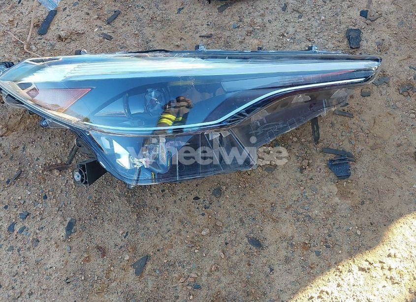 Photo 12 of 2022 Toyota Corolla CROSS XLE (VIN 7MUDAAAG7NV016352)