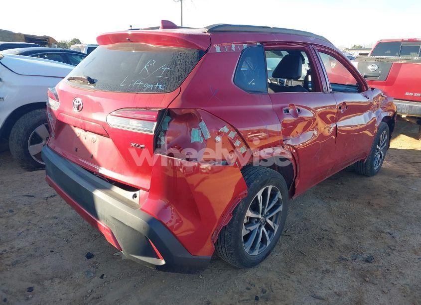 Photo 4 of 2022 Toyota Corolla CROSS XLE (VIN 7MUDAAAG7NV016352)
