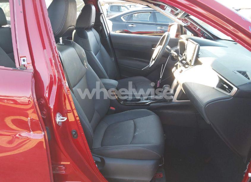 Photo 5 of 2022 Toyota Corolla CROSS XLE (VIN 7MUDAAAG7NV016352)