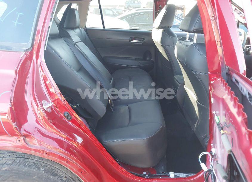 Photo 8 of 2022 Toyota Corolla CROSS XLE (VIN 7MUDAAAG7NV016352)