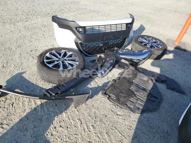 Photo 5 of 2023 TOYOTA COROLLA CROSS XLE (VIN 7MUDAAAG7PV055414)