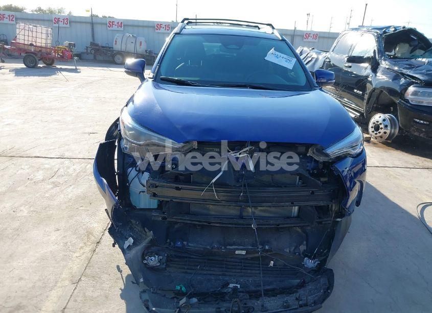 Photo 12 of 2024 Toyota Corolla CROSS XLE (VIN 7MUDAAAG7RV079506)
