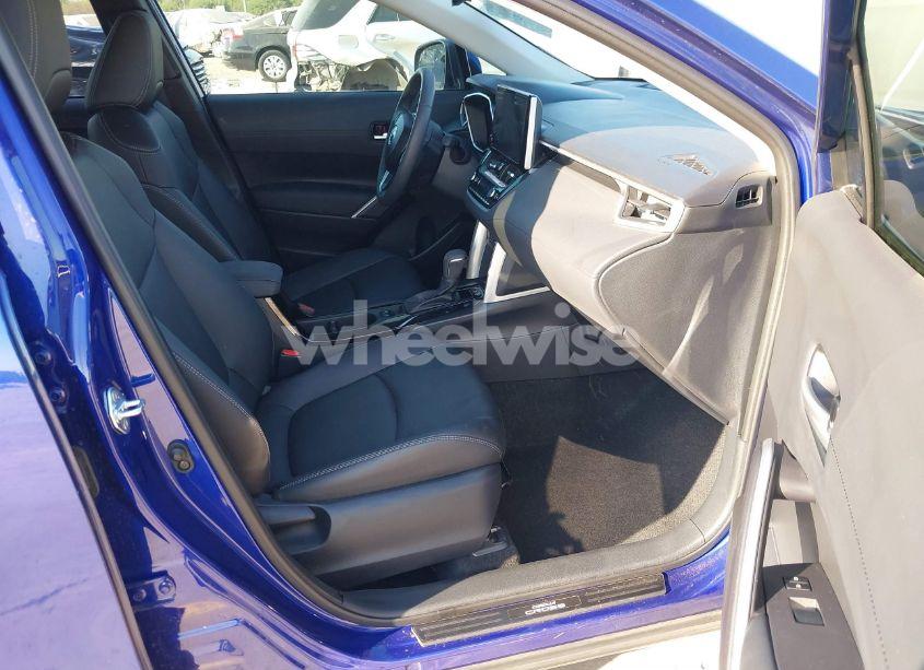 Photo 5 of 2024 Toyota Corolla CROSS XLE (VIN 7MUDAAAG7RV079506)