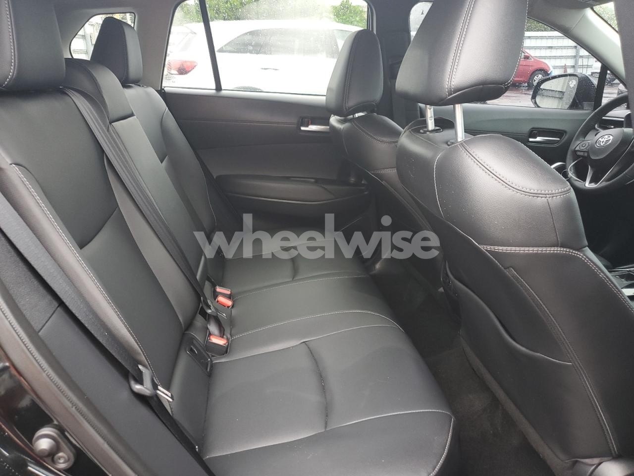 Photo 10 of 2025 TOYOTA COROLLA CROSS XLE (VIN 7MUDAAAG8SV119470)