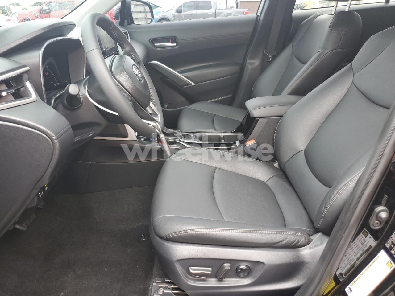 Photo 7 of 2025 TOYOTA COROLLA CROSS XLE (VIN 7MUDAAAG8SV119470)