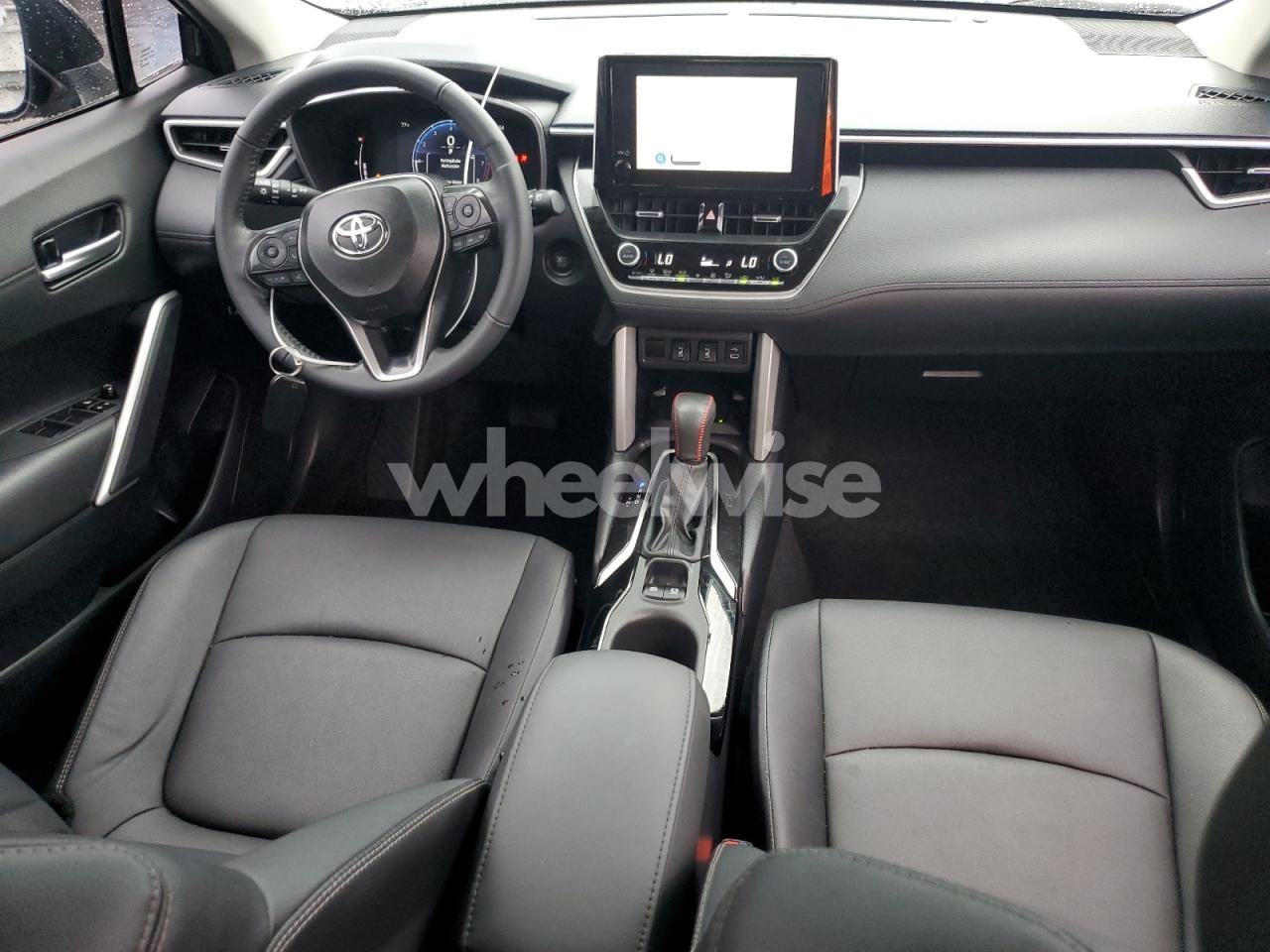 Photo 8 of 2025 TOYOTA COROLLA CROSS XLE (VIN 7MUDAAAG8SV119470)