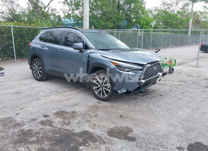 2023 Toyota Corolla CROSS XLE (VIN 7MUDAAAGXPV070263) main photo