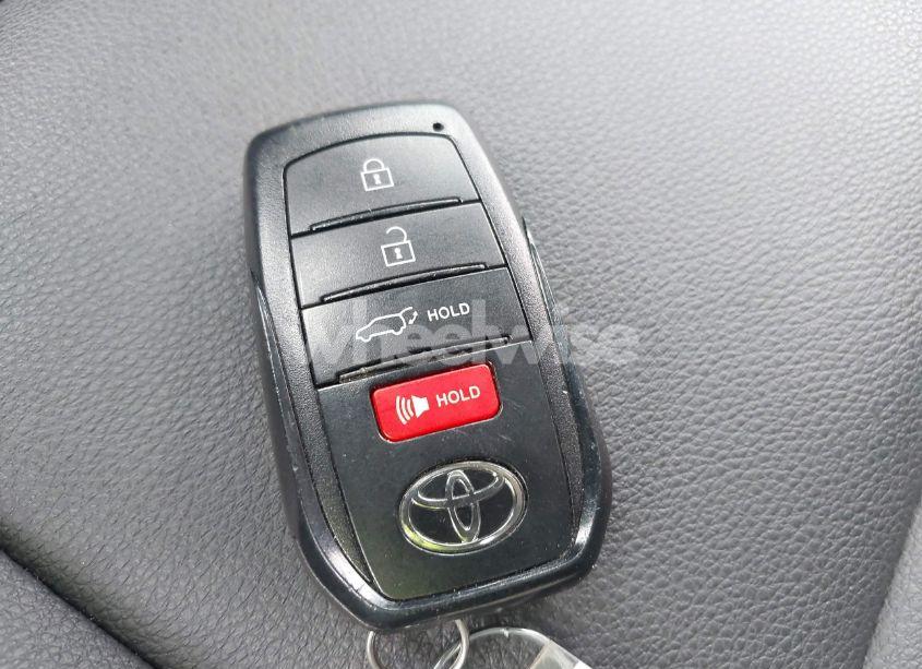 Photo 11 of 2023 Toyota Corolla CROSS XLE (VIN 7MUDAAAGXPV070263)