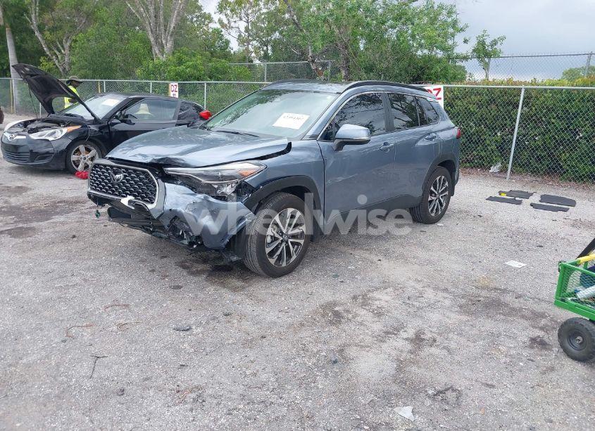 Photo 2 of 2023 Toyota Corolla CROSS XLE (VIN 7MUDAAAGXPV070263)