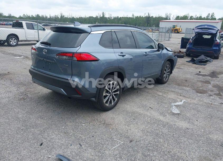 Photo 4 of 2023 Toyota Corolla CROSS XLE (VIN 7MUDAAAGXPV070263)