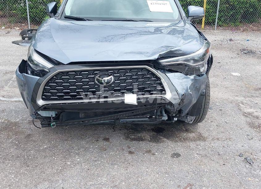 Photo 6 of 2023 Toyota Corolla CROSS XLE (VIN 7MUDAAAGXPV070263)