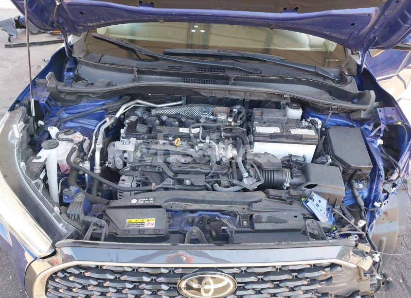 Photo 10 of 2022 Toyota Corolla CROSS XLE (VIN 7MUDAABG0NV004896)