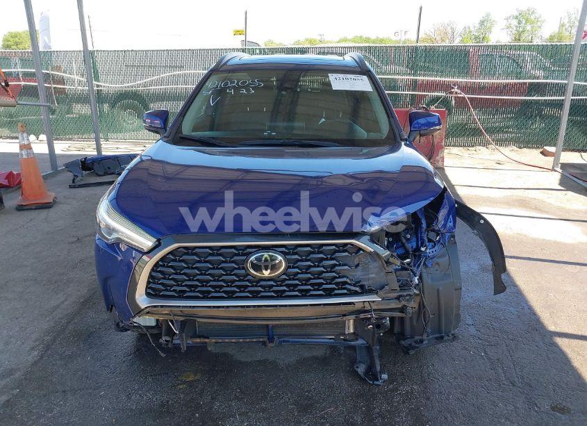 Photo 13 of 2022 Toyota Corolla CROSS XLE (VIN 7MUDAABG0NV004896)