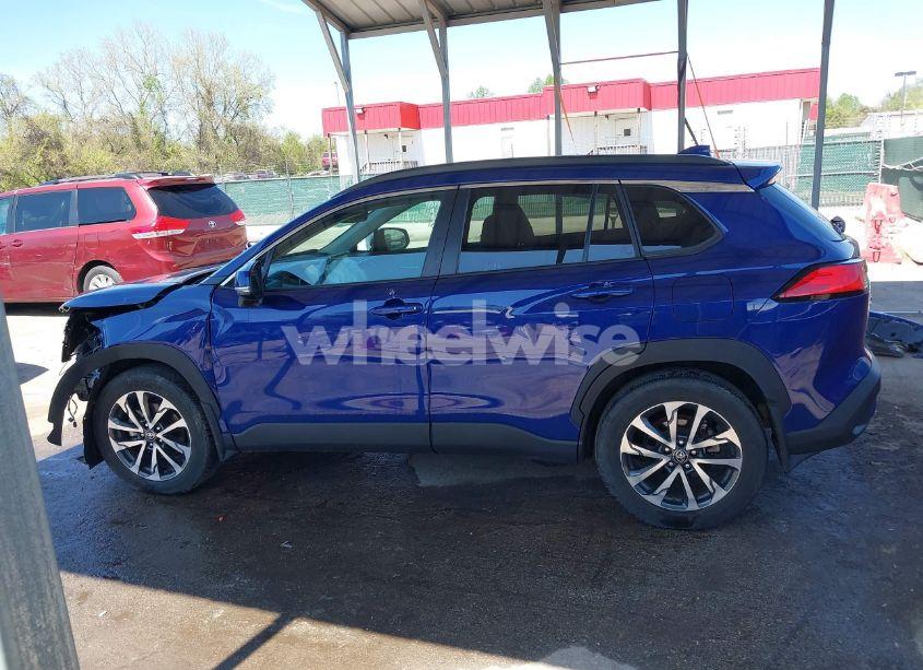 Photo 15 of 2022 Toyota Corolla CROSS XLE (VIN 7MUDAABG0NV004896)