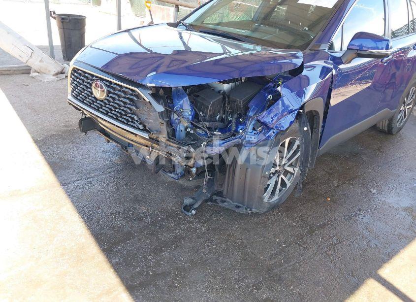 Photo 6 of 2022 Toyota Corolla CROSS XLE (VIN 7MUDAABG0NV004896)