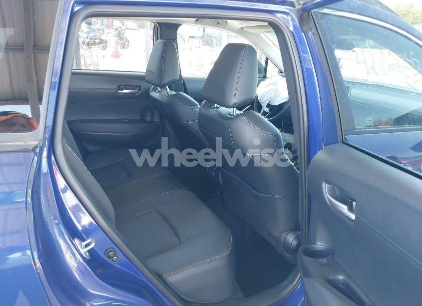 Photo 8 of 2022 Toyota Corolla CROSS XLE (VIN 7MUDAABG0NV004896)