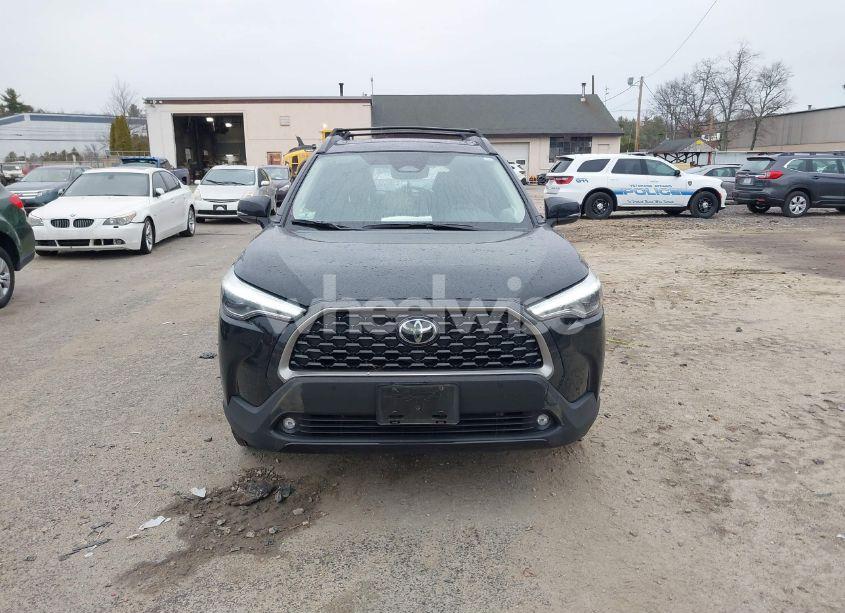 Photo 12 of 2024 Toyota Corolla CROSS XLE (VIN 7MUDAABG0RV095271)