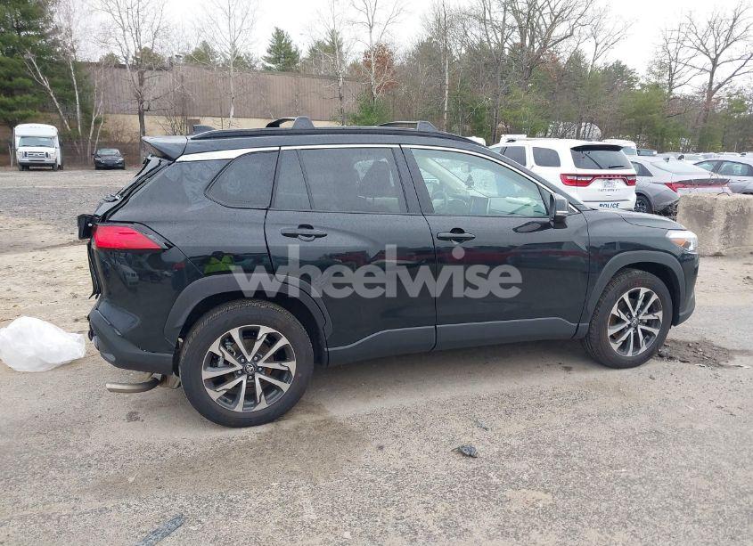 Photo 13 of 2024 Toyota Corolla CROSS XLE (VIN 7MUDAABG0RV095271)