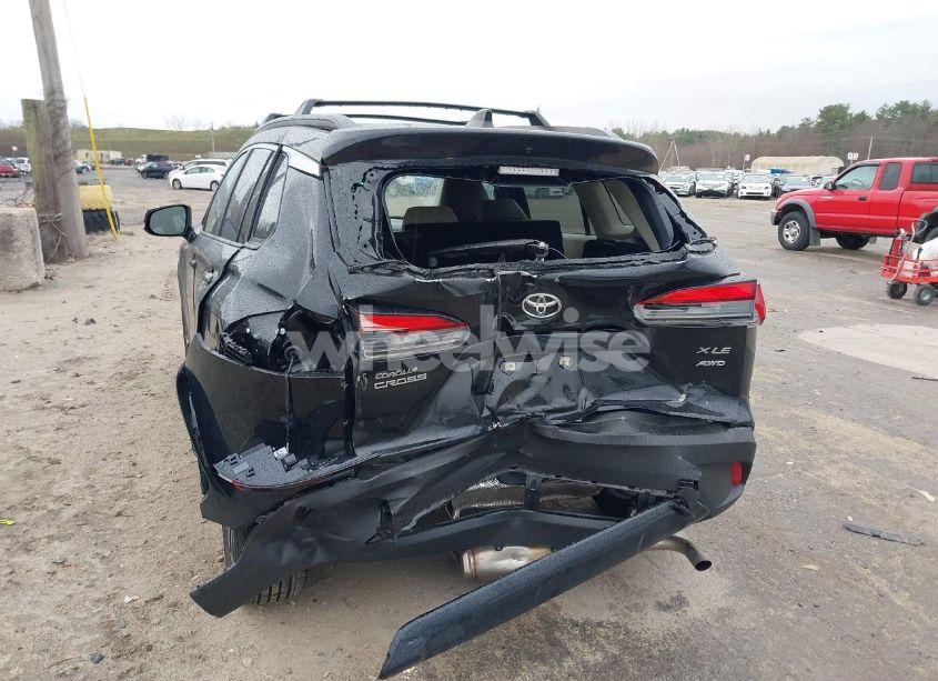 Photo 6 of 2024 Toyota Corolla CROSS XLE (VIN 7MUDAABG0RV095271)