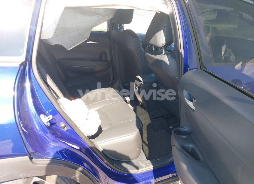 Photo 8 of 2024 Toyota Corolla CROSS XLE (VIN 7MUDAABG0RV102252)