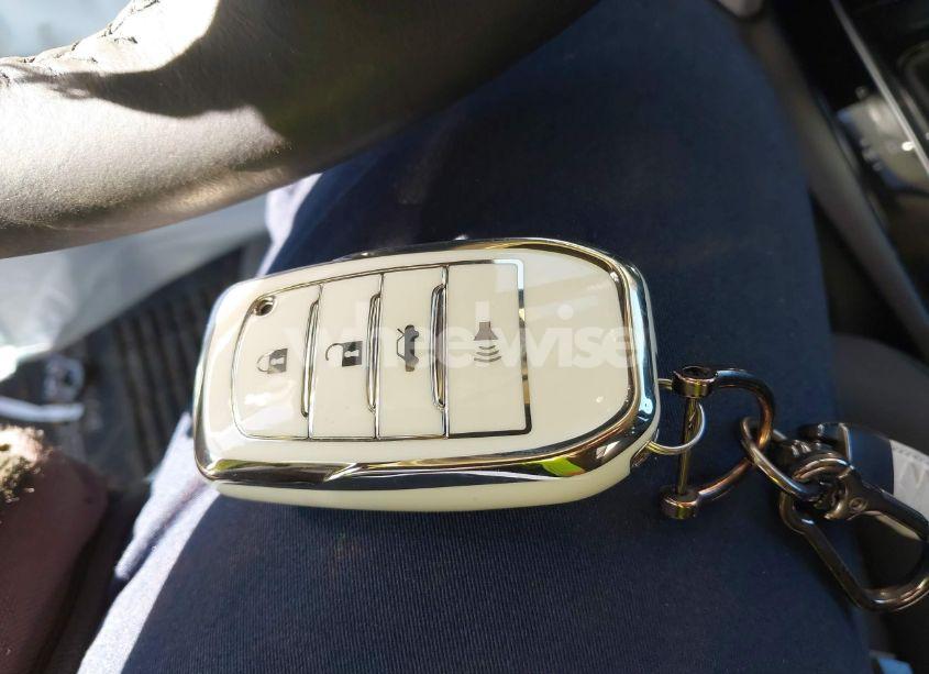 Photo 11 of 2024 Toyota Corolla CROSS XLE (VIN 7MUDAABG0RV103515)