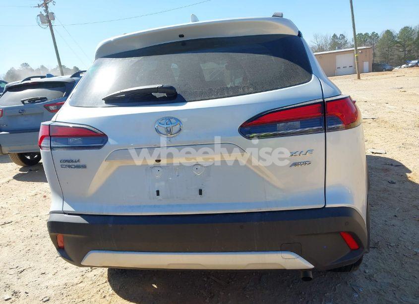 Photo 16 of 2024 Toyota Corolla CROSS XLE (VIN 7MUDAABG0RV103515)